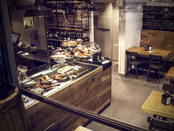 Arredamento bar per Biopolis Caffè