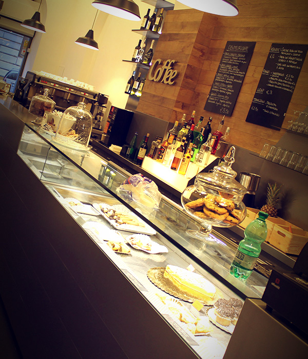 Arredamento bar e tavola calda per <strong>Home Cafè & Bistrot</strong>