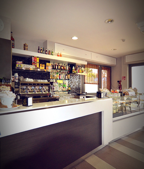 <strong>Bar Maura</strong> arredato da Cosentino