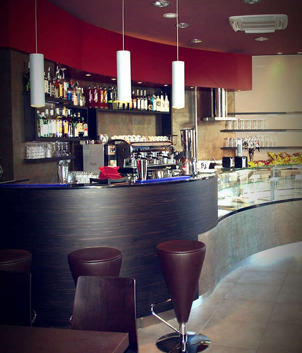 Arredamento bar per <strong>Colosseum RistoBar</strong>