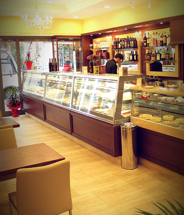Pasticceria e geleteria <strong>Mariani</strong> arredata da Cosentino