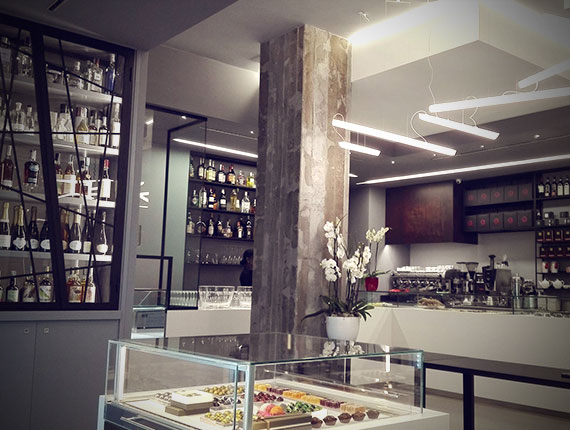 Arredamento pasticceria/gelateria per Bompiani a Roma